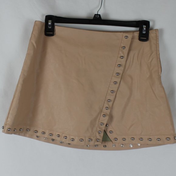 FOREVER 21 Mini Skirt Skort Woman Sizse Small Peach Faux Leather Silver Studded - Picture 5 of 11